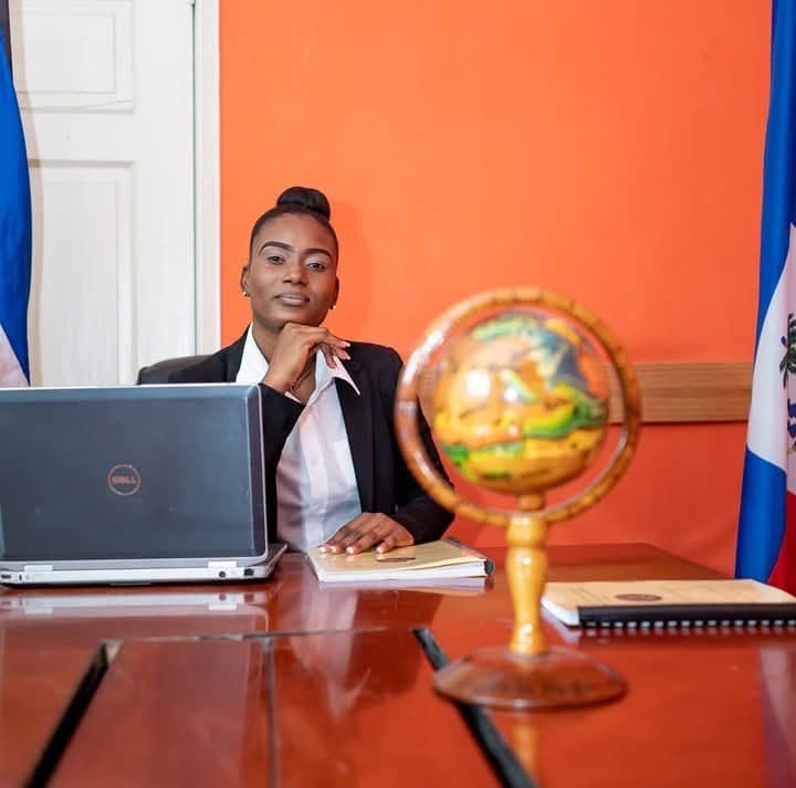 Yvenelda Oscar, La force d’une femme qui change les règles du jeu